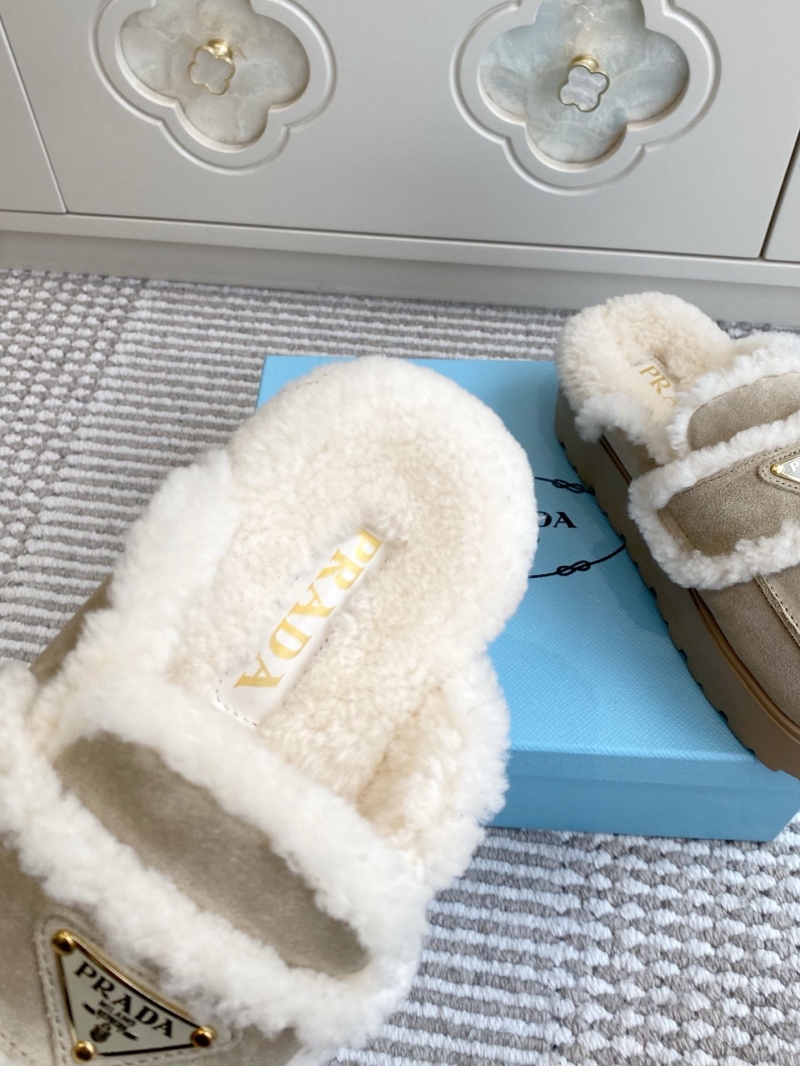 Pra*a slippers